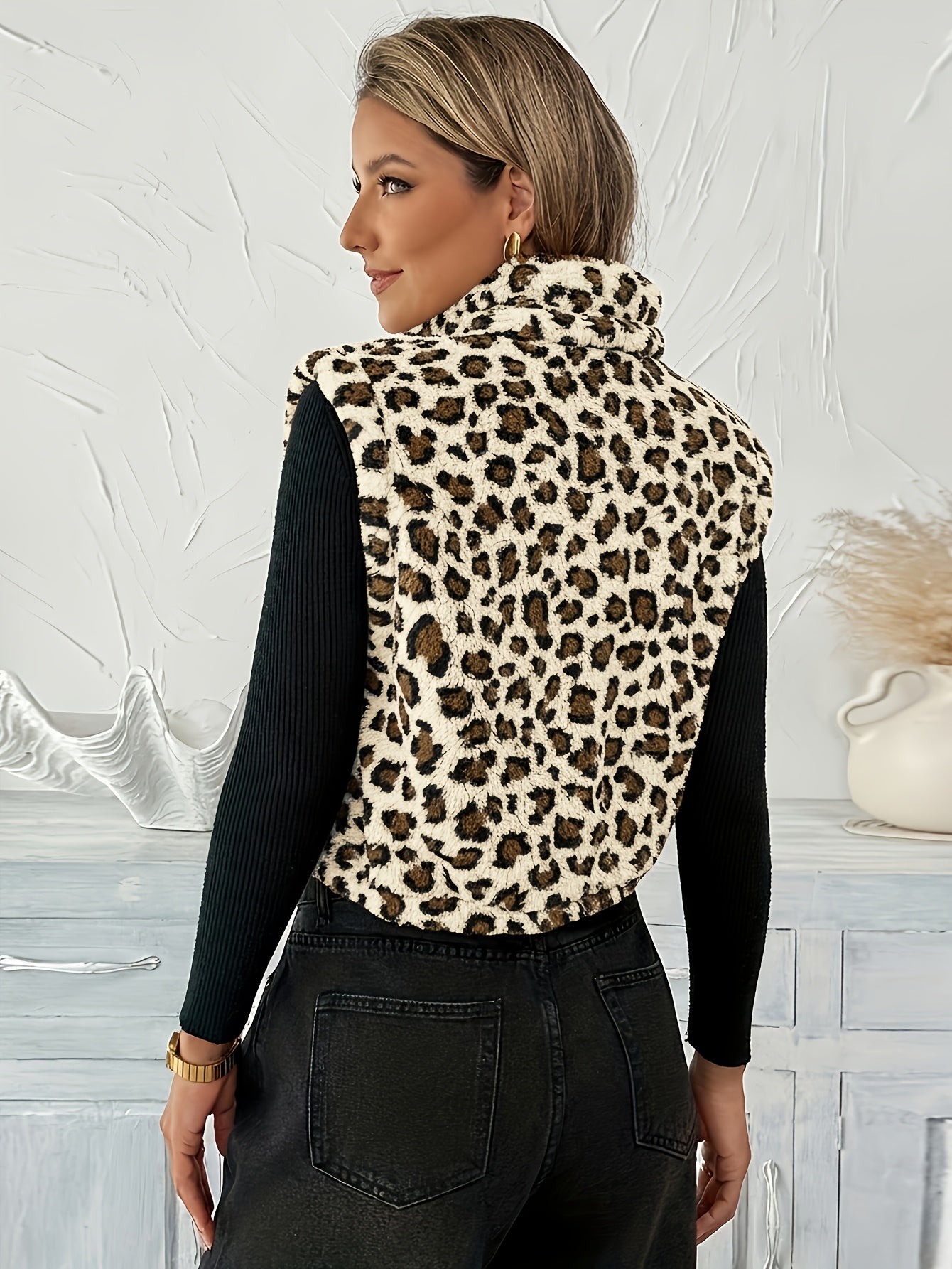 VIVIENNE SLEEVELESS KNIT VEST