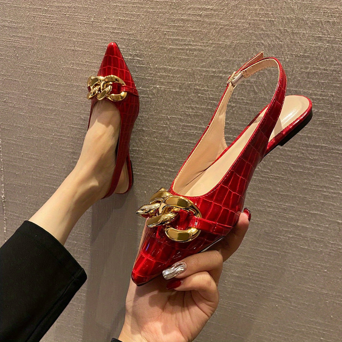 SCARLET CHAIN SLINGBACK FLATS