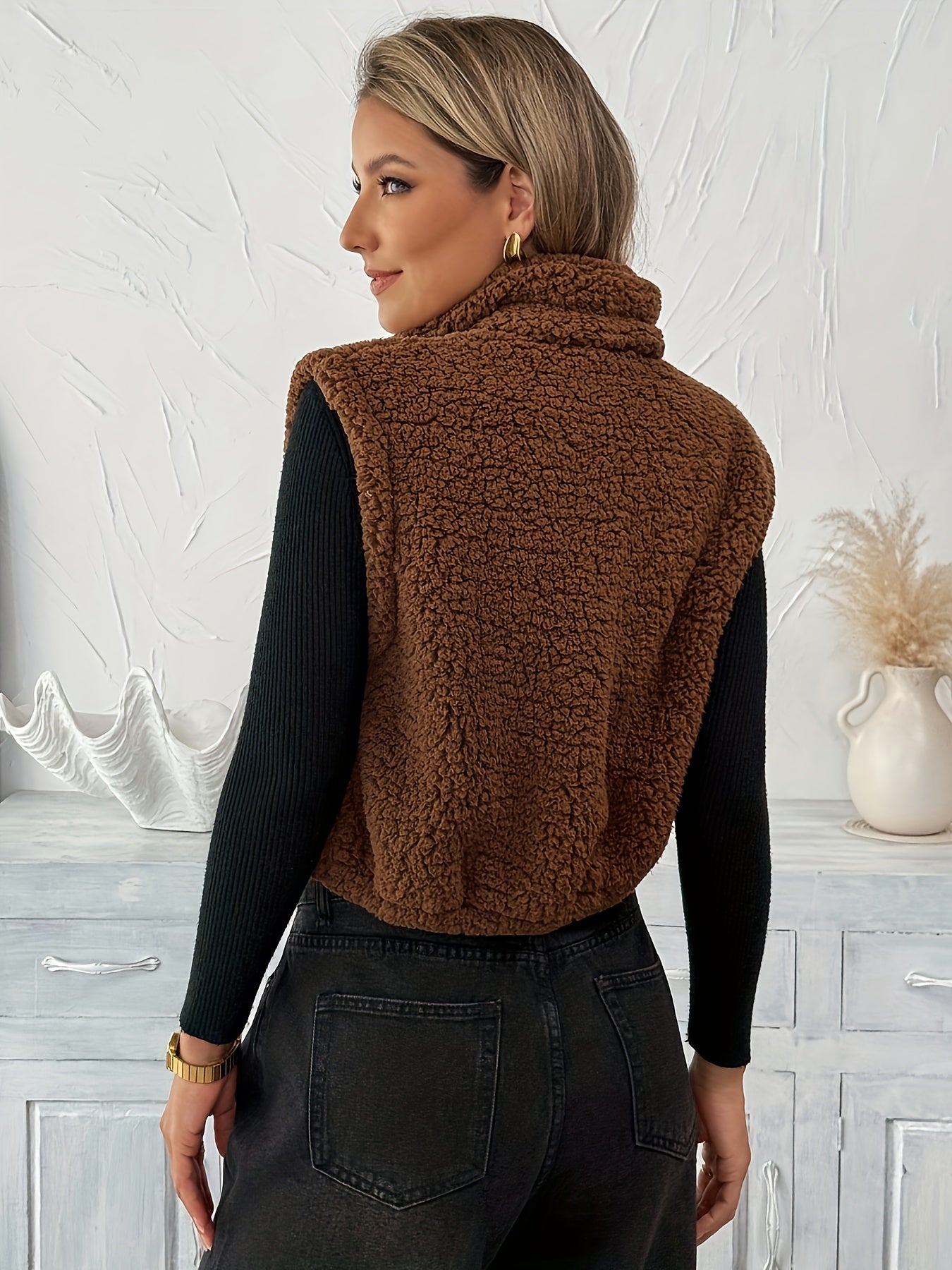 VIVIENNE SLEEVELESS KNIT VEST